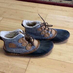 Sorel Kids Boots in Brown and Gray